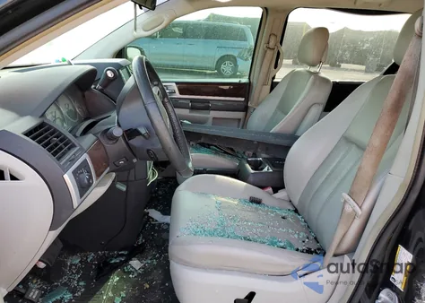 2010 Chrysler Town & Country Touring Plus from USA, damaged, VIN 2A4RR8DX2AR374341